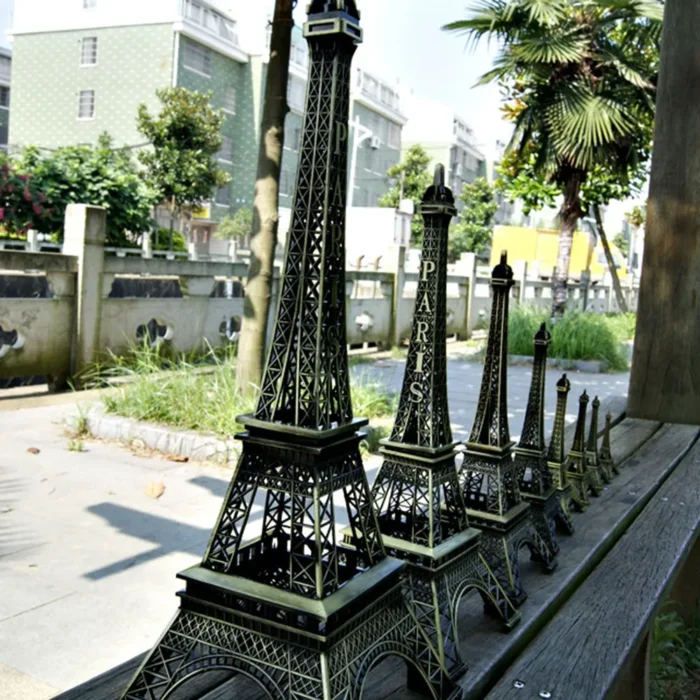 Paris Effiel Tower Figures Statues Building Model Fashion Romantic Retro Bronze Sculpture Home Desktop Metal Decorative 2.webp