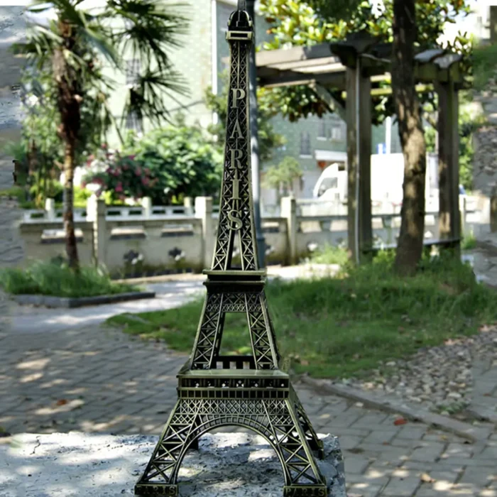 Paris Effiel Tower Figures Statues Building Model Fashion Romantic Retro Bronze Sculpture Home Desktop Metal Decorative 3.webp